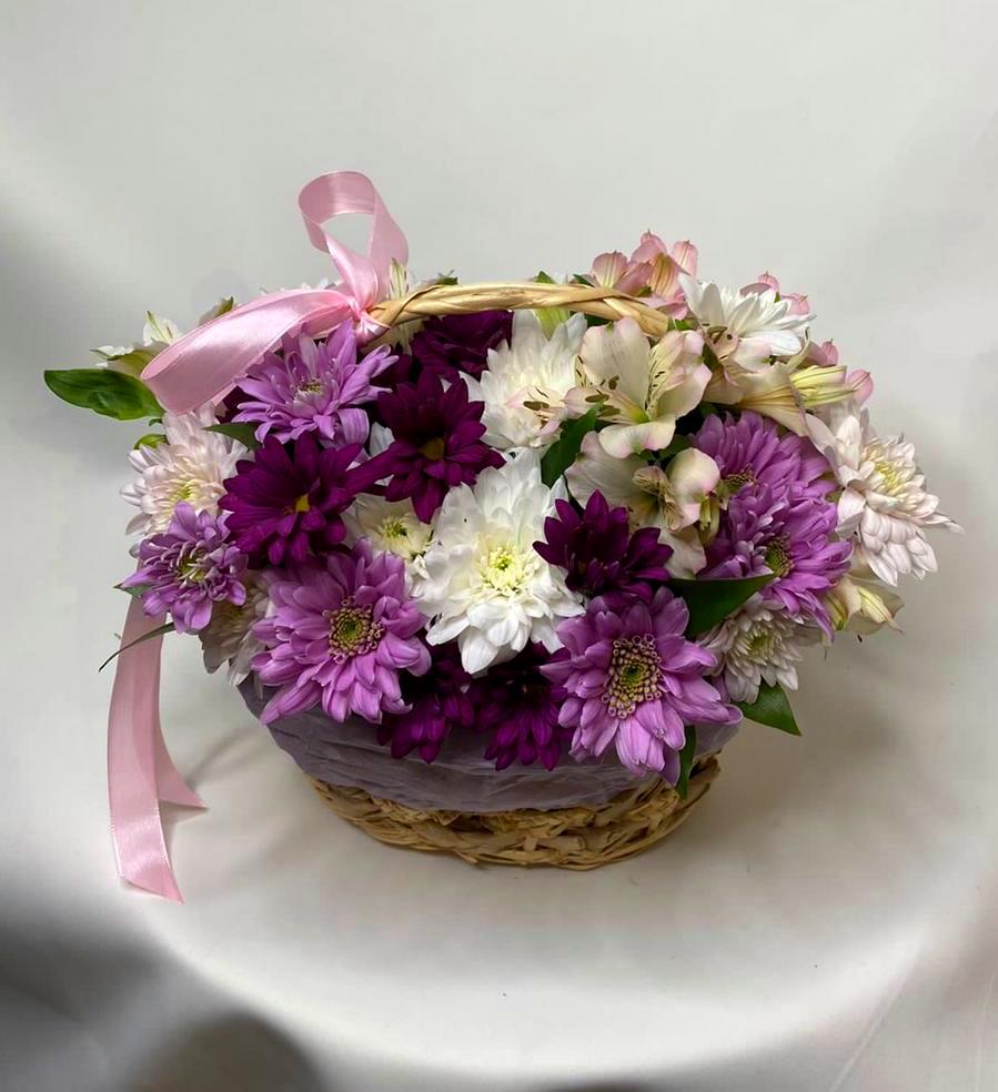 Цветочная композиция из Хризантемы и Альстромерии в корзине в Митькино