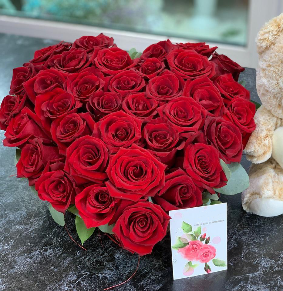 Цветочная композиция из Розы в виде сердца в Митькино