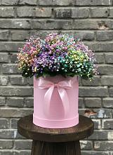 Цветочная композиция из Гипсофила и Розы в шляпной коробке в Митькино