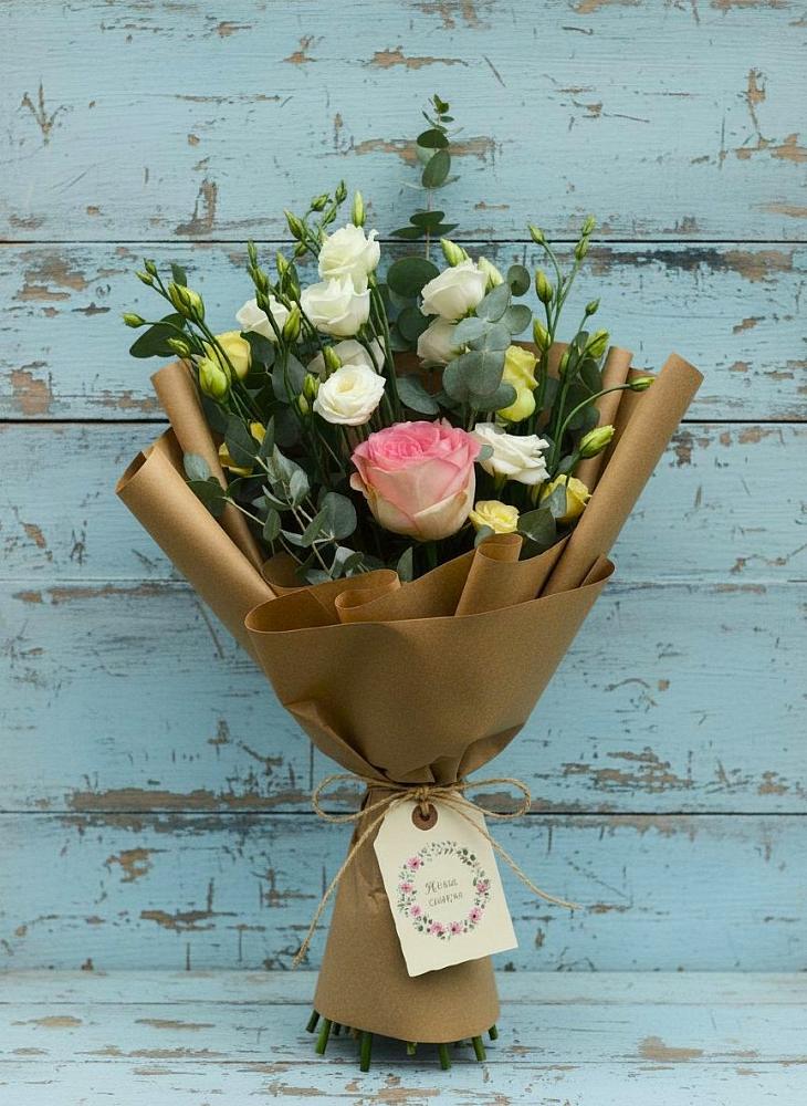 Букет цветов из: Розы и Лизиантусы в Митькино