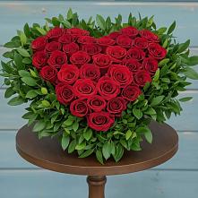 Цветочная композиция из Розы в виде сердца в Митькино