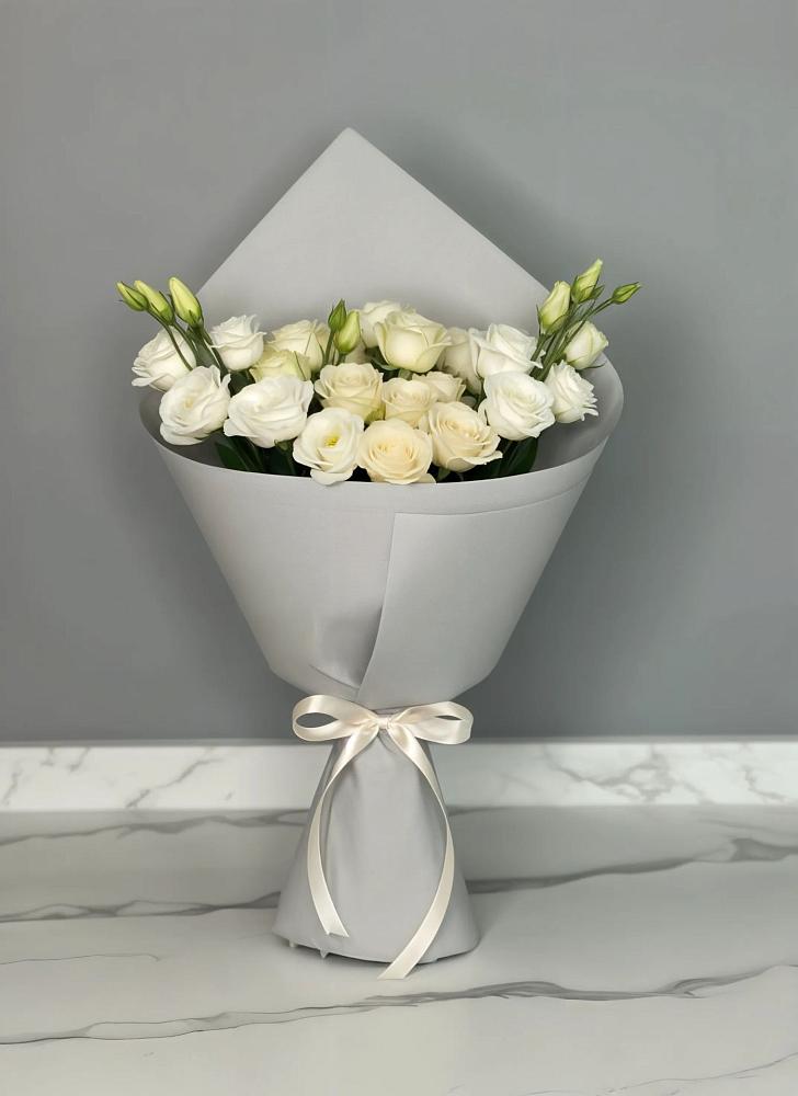 Букет цветов из: Розы и Лизиантусы в Митькино