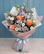 Букет цветов из:  Лизиантусы, Розы, Альстромерии и Гипсофила в Митькино