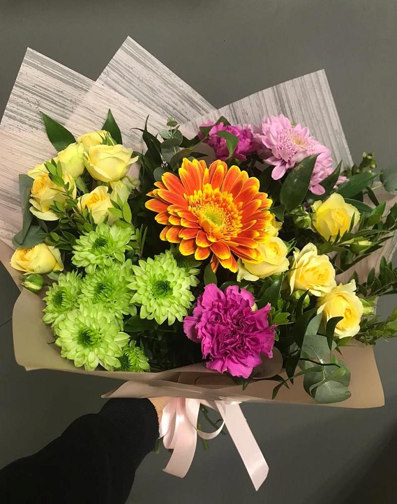 Букет цветов из: Гвоздики, Герберы, Розы и Хризантемы в Митькино