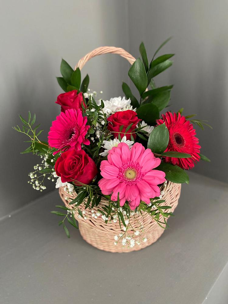 Цветочная композиция из Розы, Хризантемы и Герберы в корзине в Митькино