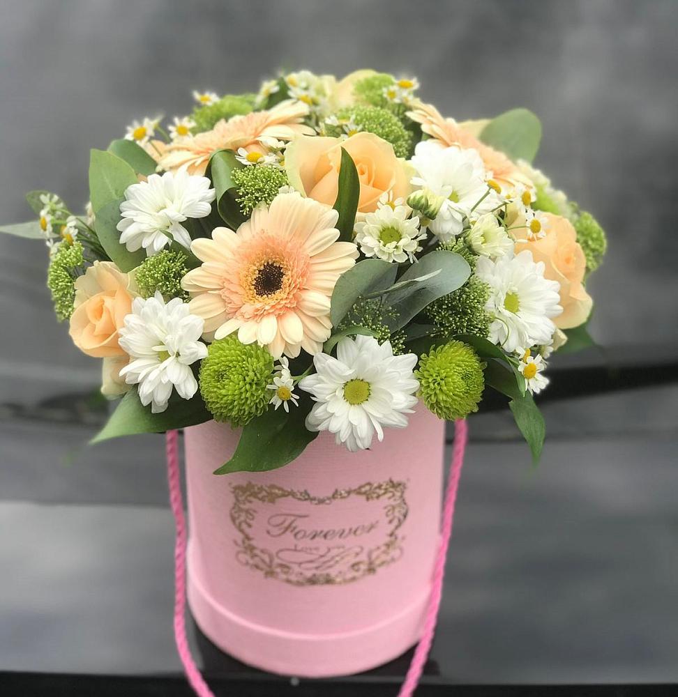 Цветочная композиция из Розы, Герберы и Хризантемы в шляпной коробке в Митькино