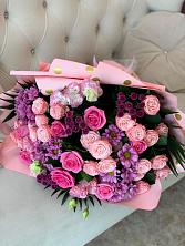 Букет цветов из:  Хризантемы, Розы и Лизиантусы в Митькино